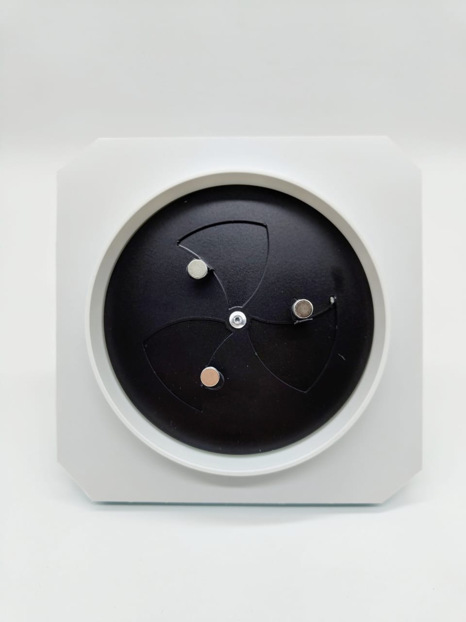 Теневой магнитный диффузор под плитку 125 мм